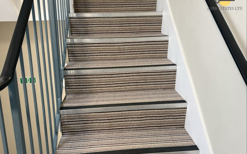 Stylish Fully Furnished 2-Bedroom Flat for Rent in Arrowhead House, Luton LU4!!