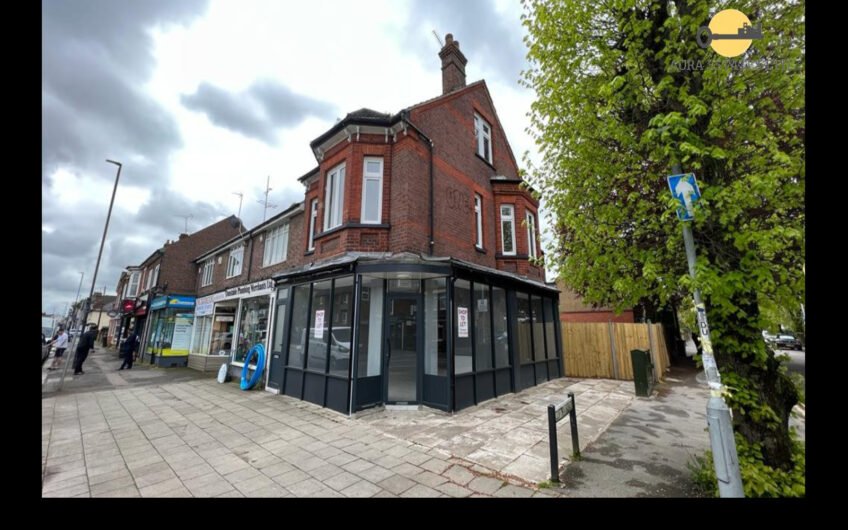 Newly Refurbished 791 Sq Ft Restaurant / Takeaway Unit To Let – High Street Dunstable LU6!!!