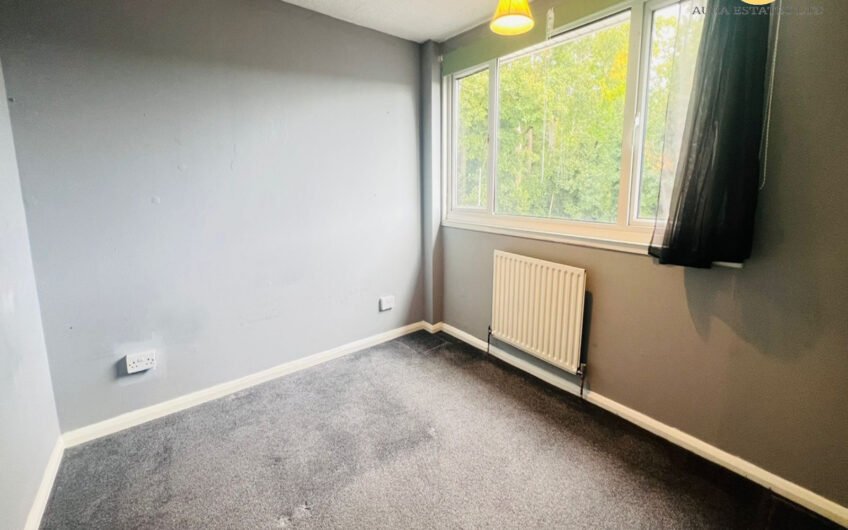 For Rent, 3-Bedroom Mid-Terraced House with Conservatory & Garden – in Dunstable LU5!!!