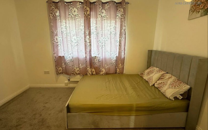Elegant 4-Bedroom Townhouse for Sale with Private Garden & Driveway – Central Luton LU1!!!