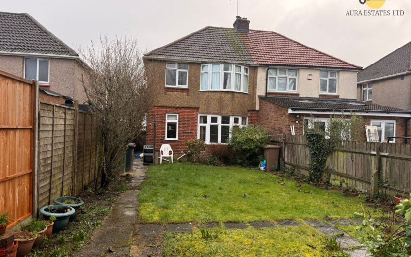 For Rent, Beautiful 3-Bedroom Home with Front & Rear Gardens – Ideal Family Living in Luton LU2!!!
