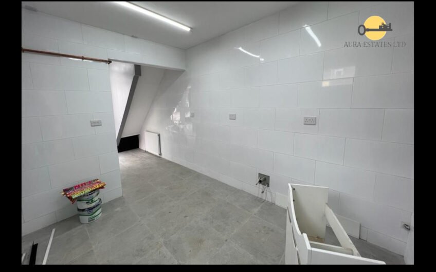 Newly Refurbished 791 Sq Ft Restaurant / Takeaway Unit To Let – High Street Dunstable LU6!!!