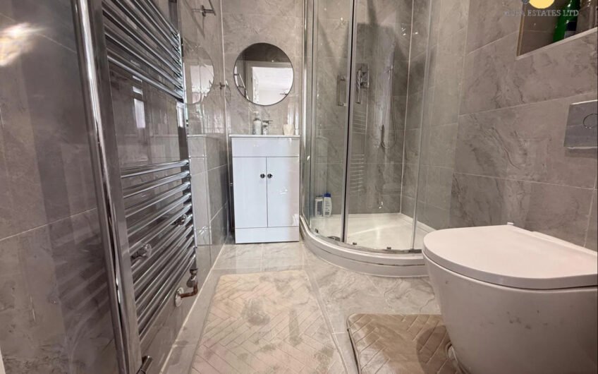 Elegant 4-Bedroom Townhouse for Sale with Private Garden & Driveway – Central Luton LU1!!!