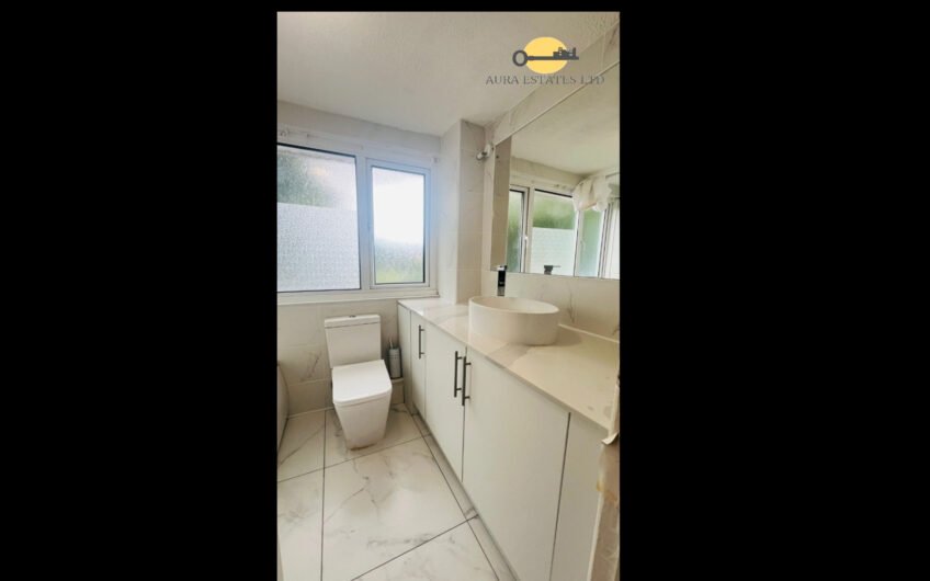 For Rent, 3-Bedroom Mid-Terraced House with Conservatory & Garden – in Dunstable LU5!!!