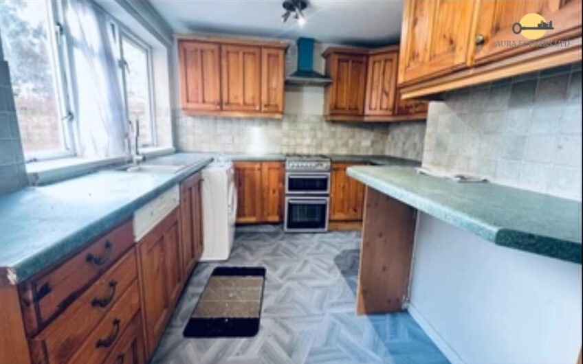 For Sale – Spacious 4-Bedroom Ground Floor Flat with Garden & Parking, in Luton LU1!!!