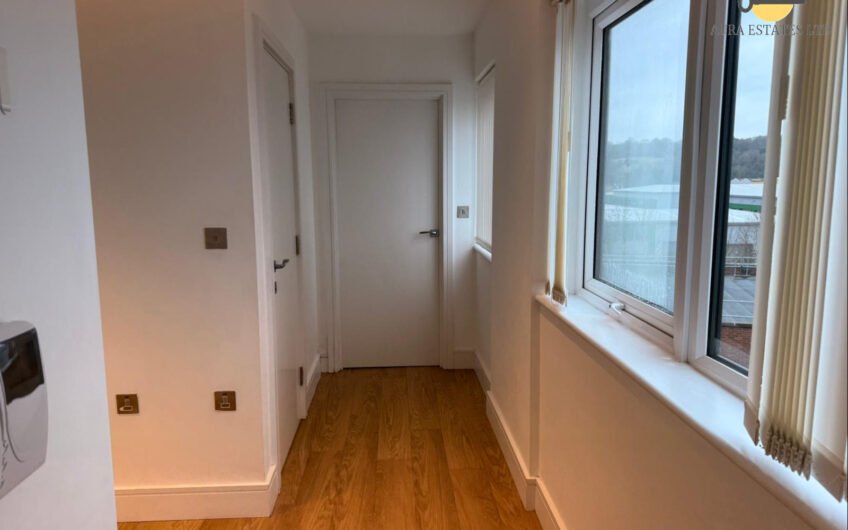 Stylish Fully Furnished 2-Bedroom Flat for Rent in Arrowhead House, Luton LU4!!