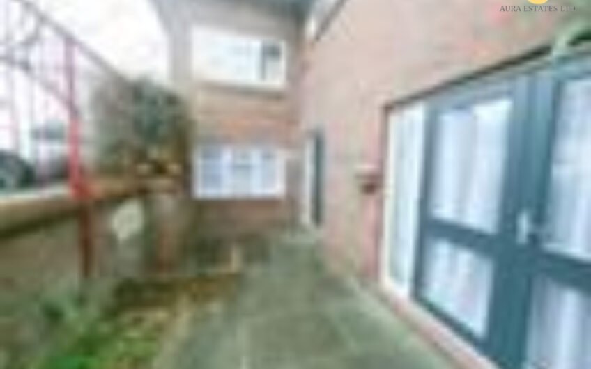 For Sale – Spacious 4-Bedroom Ground Floor Flat with Garden & Parking, in Luton LU1!!!