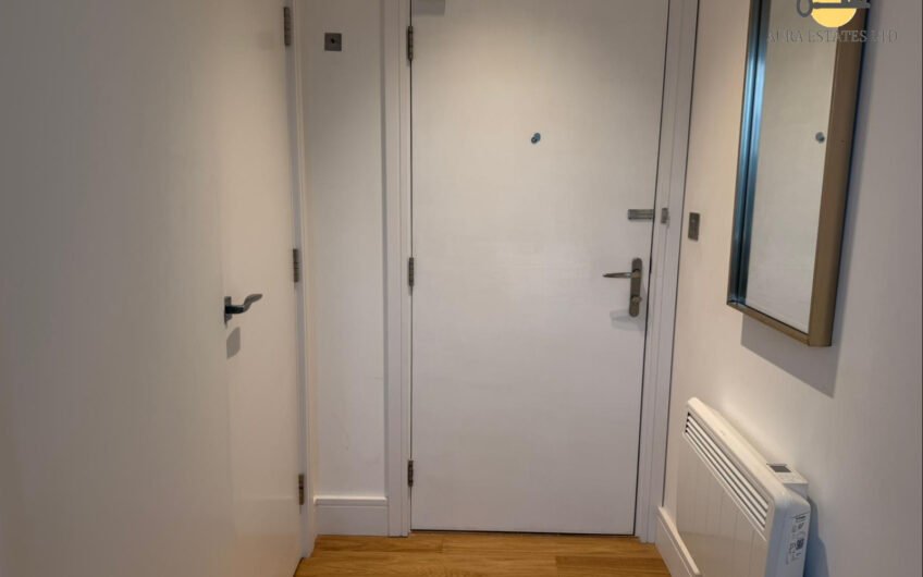 Stylish Fully Furnished 2-Bedroom Flat for Rent in Arrowhead House, Luton LU4!!