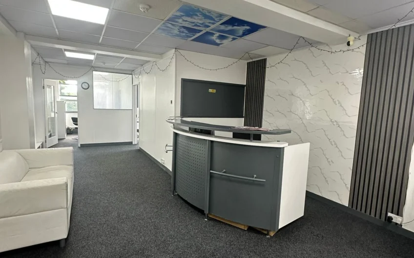 Just Bring Your Team! Fully Furnished Office Available for rent in Luton LU1!!!