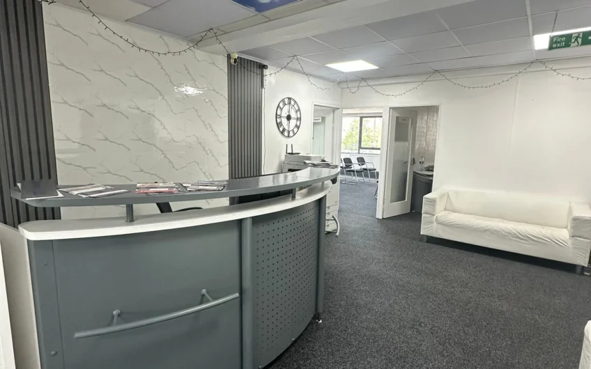 Just Bring Your Team! Fully Furnished Office Available for rent in Luton LU1!!!