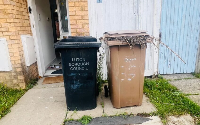 Elegant 4-Bedroom Townhouse for Sale with Private Garden & Driveway – Central Luton LU1!!!