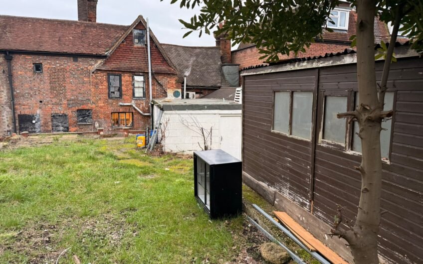 Established Indian & Bangladeshi Restaurant for Sale in Kings Langley WD4!!!