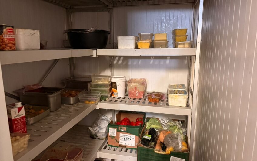 Established Indian & Bangladeshi Restaurant for Sale in Kings Langley WD4!!!