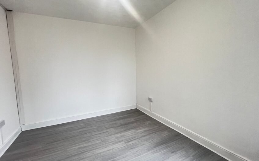 Ideal for Company Let – Large 6 Double Bedroom House in Luton LU4!!!