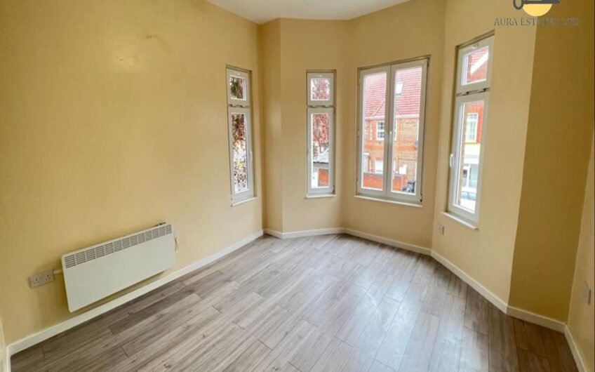 For Rent, Luxury Living, Newly Refurbished 4-Bedroom Flat in Central Dunstable LU6!!!