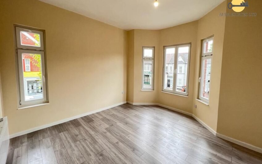 For Rent, Luxury Living, Newly Refurbished 4-Bedroom Flat in Central Dunstable LU6!!!