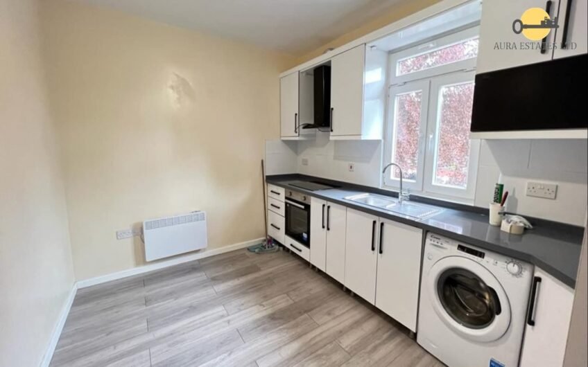 For Rent, Luxury Living, Newly Refurbished 4-Bedroom Flat in Central Dunstable LU6!!!