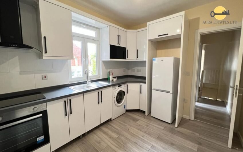 For Rent, Luxury Living, Newly Refurbished 4-Bedroom Flat in Central Dunstable LU6!!!