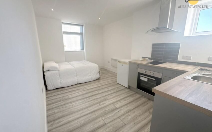 For Rent, Brand New Furnished Studio Flat with Fitted Kitchen in Luton LU4!!!