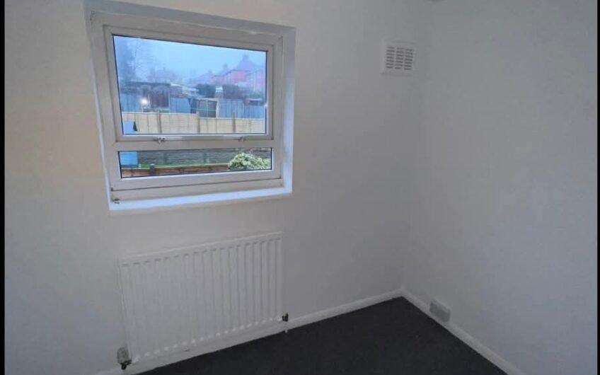 For Rent, Spacious 3-Bedroom Semi-Detached House with Front & Rear Gardens – In Dawley, Telford TF4!!!
