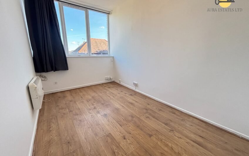 1-bedroom flat in prime Luton LU4 location – ideal for nurses and hospital staff, with allocated parking.