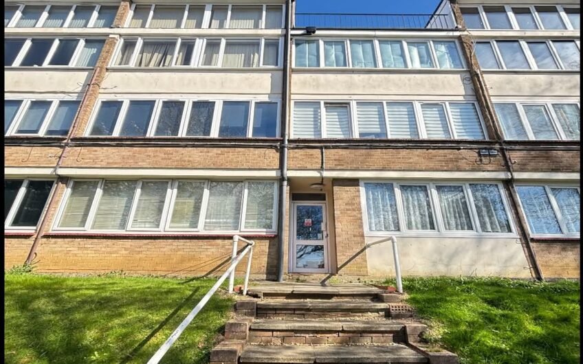1-bedroom flat in prime Luton LU4 location – ideal for nurses and hospital staff, with allocated parking.