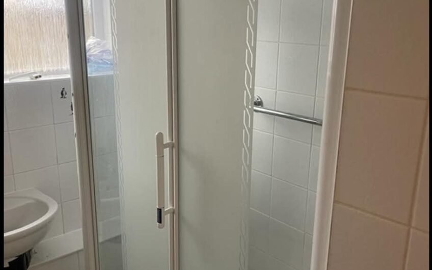 For Rent, Spacious One Bedroom Flat | Semi-Furnished in Luton LU1!!!