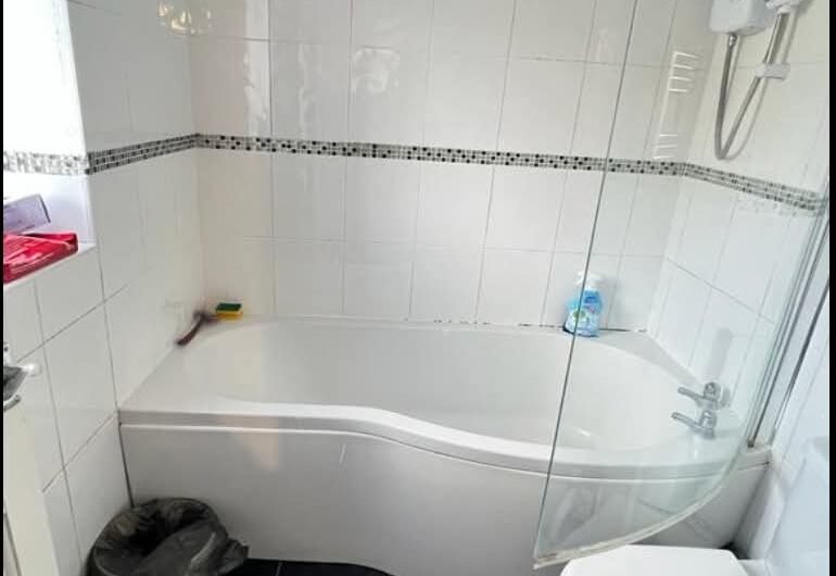 For Rent, Modern 1-Bed Ground Floor Flat with Parking – in Luton LU4!!!