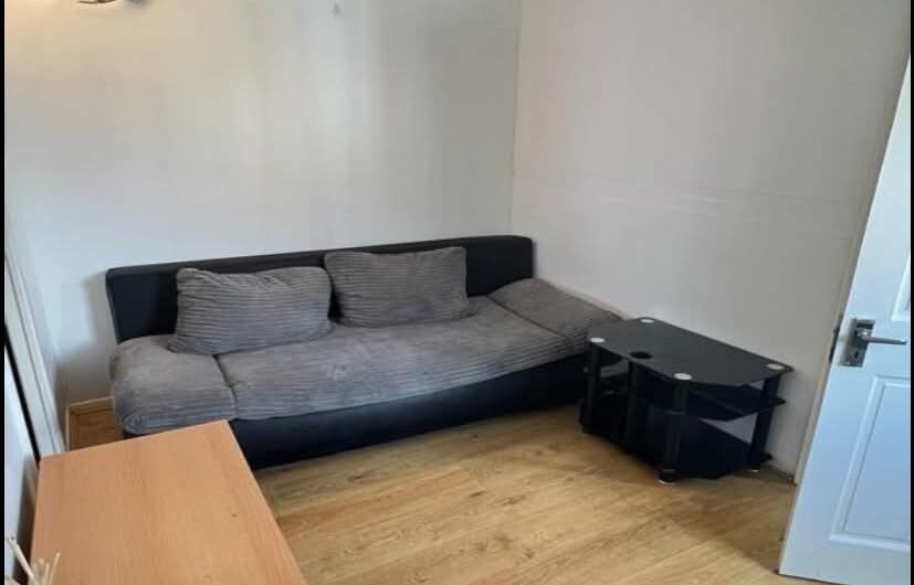 For Rent, Modern 1-Bed Ground Floor Flat with Parking – in Luton LU4!!!