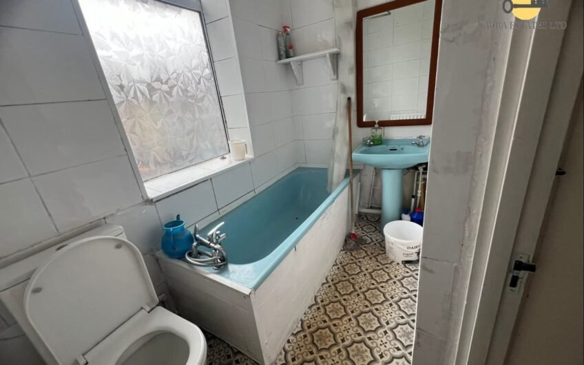 Available Butcher Shop + 1-Bedroom Flat for Rent in Ash Road, Luton LU4!!