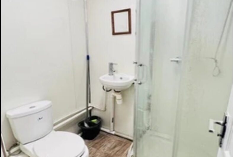 Comfortable Single Room with WiFi & Parking – Ready to Move In Luton LU3!!!