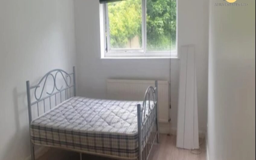 For Sale, Stylish Two-Bedroom First-Floor Flat in Luton LU1!!!