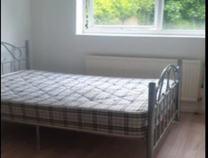 For Sale, Stylish Two-Bedroom First-Floor Flat in Luton LU1!!!