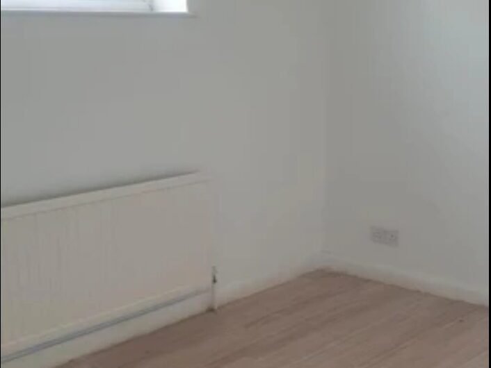 For Sale, Stylish Two-Bedroom First-Floor Flat in Luton LU1!!!