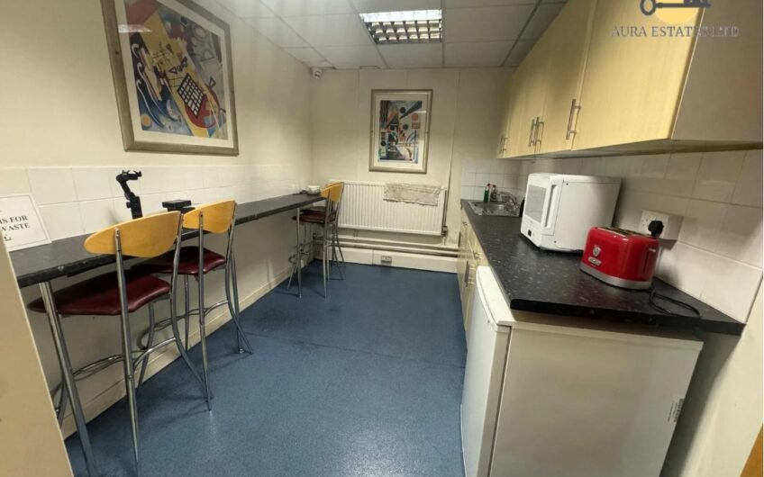 Modern Business Living at Crystal House – 2nd Floor Office Suite for rent in Luton, LU1!!!
