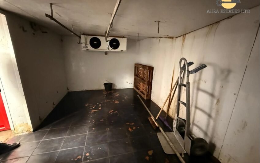 Well-Positioned Butcher Shop Unit Now Available to Rent in Luton LU4!!!
