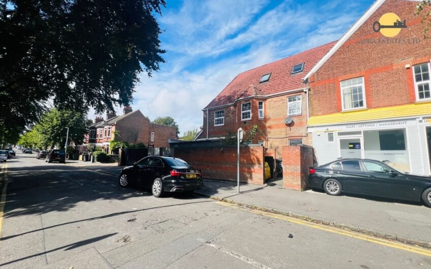 For Rent, Proudly Presents This Stylish 1-Bedroom Flat in the Heart of Dunstable LU6!!!.