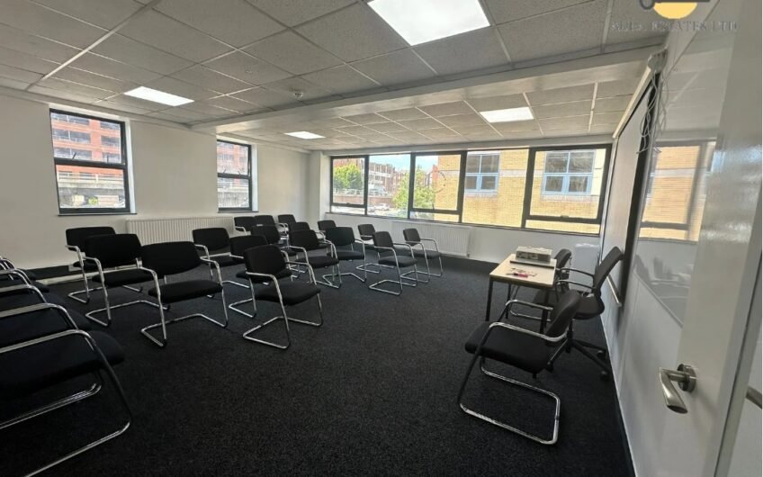Just Bring Your Team! Fully Furnished Offices Available for rent in Luton LU1!!!