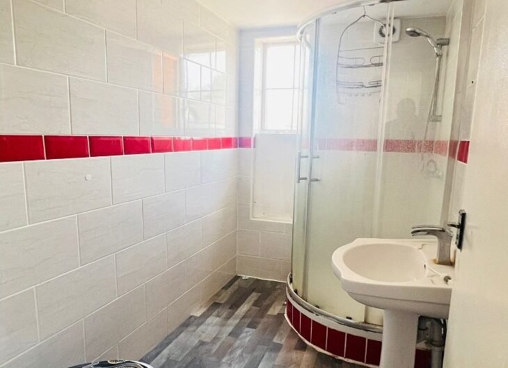 For Rent, Proudly Presents This Stylish 1-Bedroom Flat in the Heart of Dunstable LU6!!
