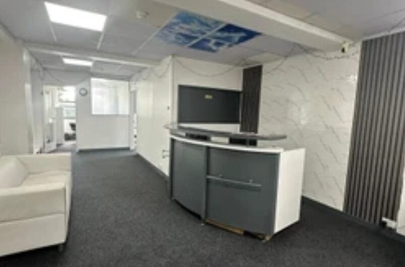 Just Bring Your Team! Fully Furnished Offices Available for rent in Luton LU1!!!