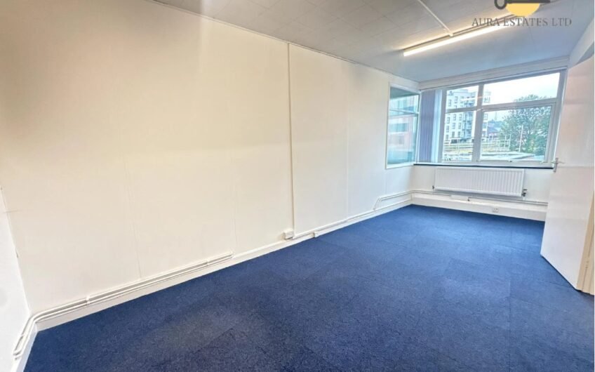 Modern Business Living at Crystal House – 2nd Floor Office Suite for rent in Luton, LU1!!!