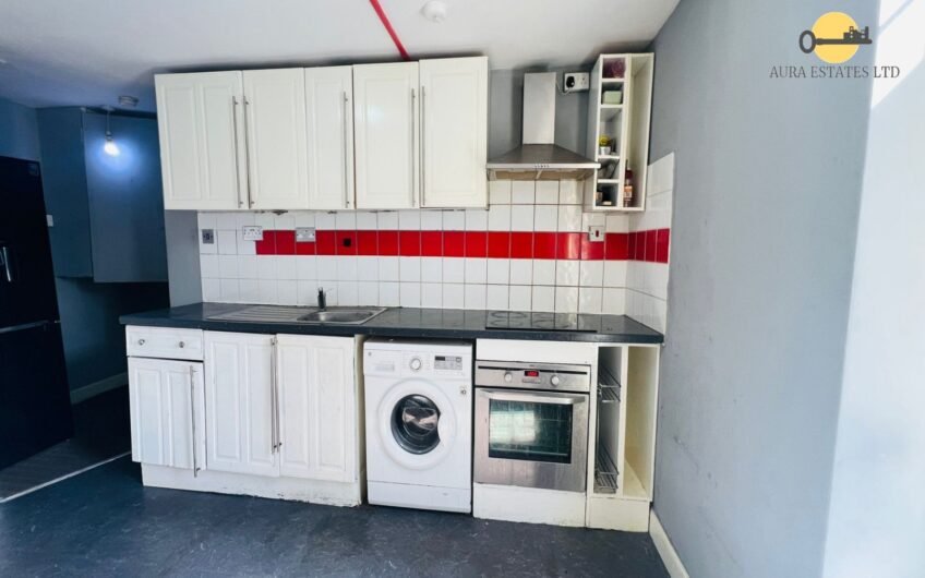 For Rent, Proudly Presents This Stylish 1-Bedroom Flat in the Heart of Dunstable LU6!!!.
