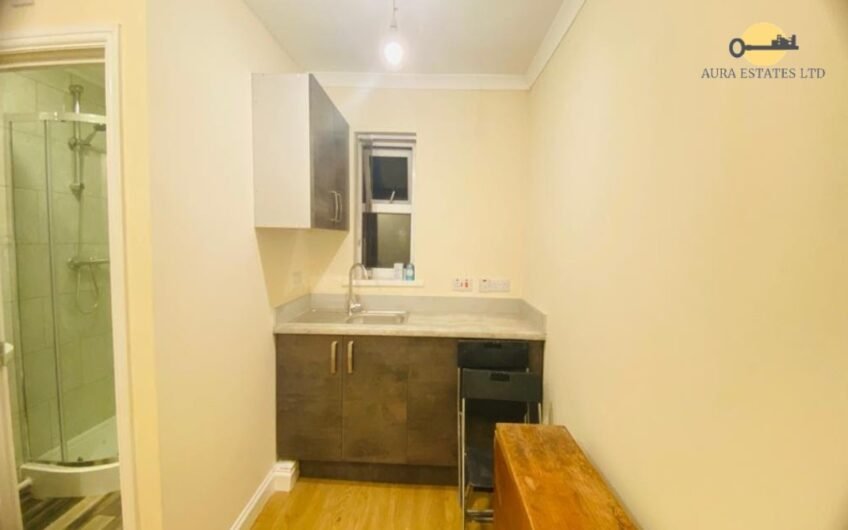 For Rent, Modern 1-Bed Flat | Wifi Included | Excellent Location in Luton LU3!!!