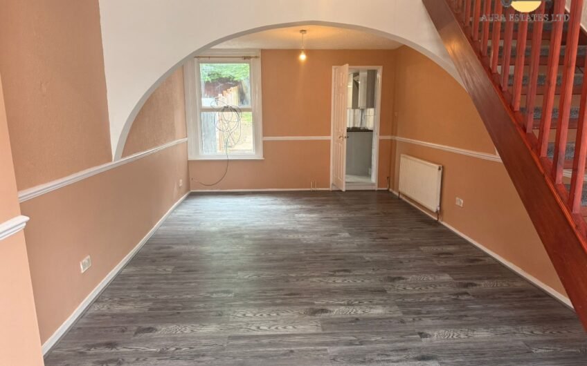 Beautifully Refurbished 3-Bedroom Mid-Terraced House To Rent in Luton LU1!!!