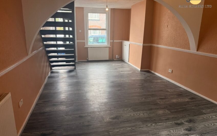 Beautifully Refurbished 3-Bedroom Mid-Terraced House To Rent in Luton LU1!!!