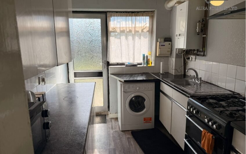 For Rent, Well-Presented 3 Bedroom Home with Large Garden & Parking in Luton LU3!!!