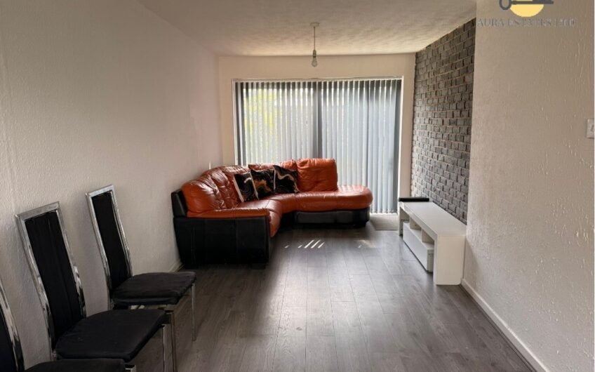 For Rent, Well-Presented 3 Bedroom Home with Large Garden & Parking in Luton LU3!!!