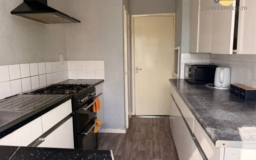 For Rent, Well-Presented 3 Bedroom Home with Large Garden & Parking in Luton LU3!!!