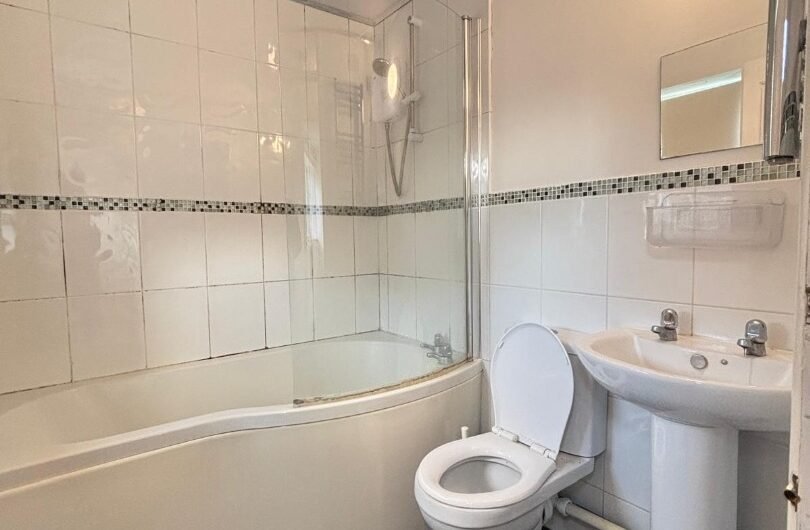 For Rent, Modern 1-Bed Ground Floor Flat with Parking – in Luton LU4!!!