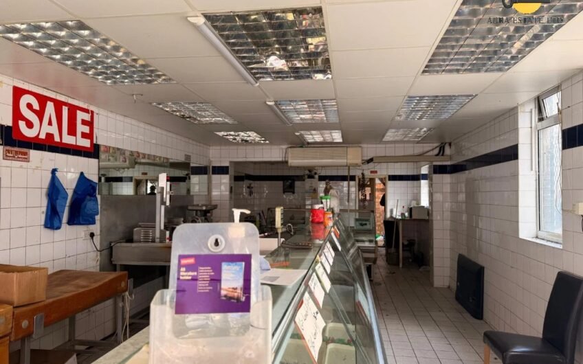 Available for sale, Fully Tenanted Semi-Commercial Freehold property with 1 Bedroom in